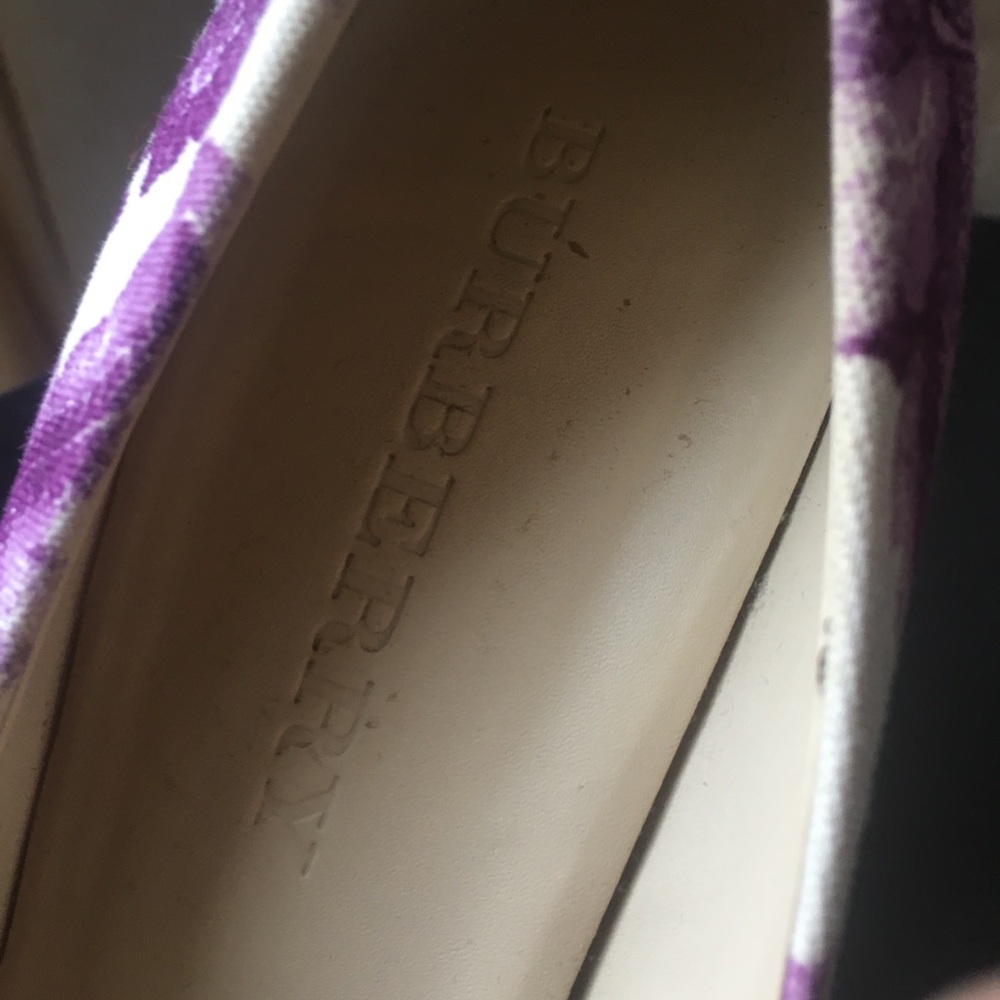 Burberry floral pump w/croc heel - Picture 4 of 6